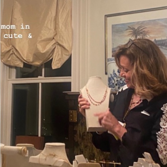 Meet your Posher, Susan - Picture 1 of 3